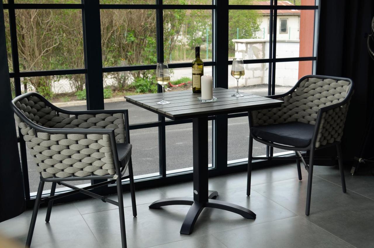 Hotel Veltlin Bed & Wine Valtice Esterno foto